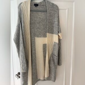 Topshop Gray & Cream Sweater. Size 2